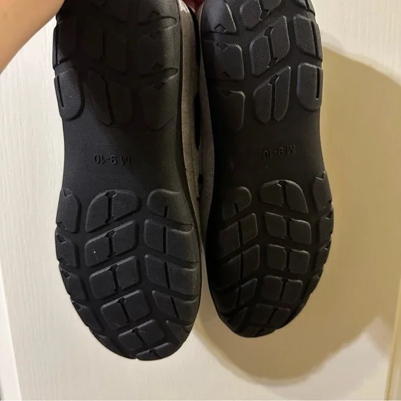 Men’s Mickey Mouse slippers size 9 10 - Picture 4 of 4